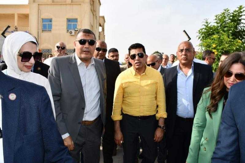 وزير الرياضة ومحافظ القليوبية يتفقدان نادي العبور ويفتتحان عددًا من المشروعات الرياضية