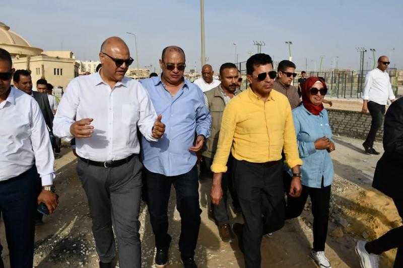 وزير الشباب ومحافظ القليوبية يتفقدان مركز التنمية الشبابية بالعبور