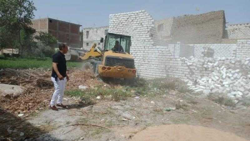 إزالة 14 حالة تعدٍ علي الأراضي الزراعية وأملاك الدولة في طنطا