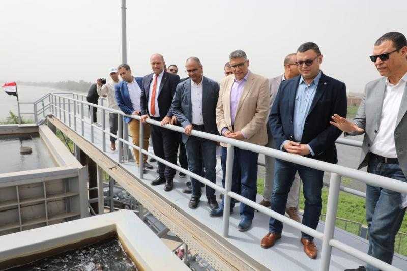 وزير الإسكان ومحافظ الجيزة يفتتحان المرحلة الأولى من محطة مياه الشرب بأوسيم