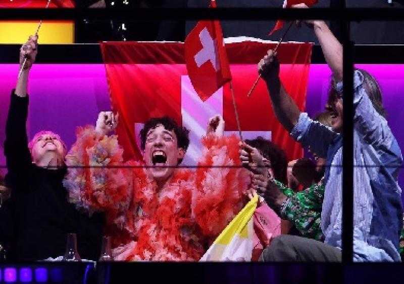 المغني النمساوي جيه جيه يفوز بمسابقة يوروفيجن لعام 2025