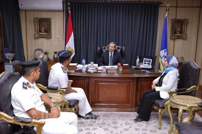 محافظ دمياط يلتقي مدير إدارة المرور لبحث عدد من الموضوعات