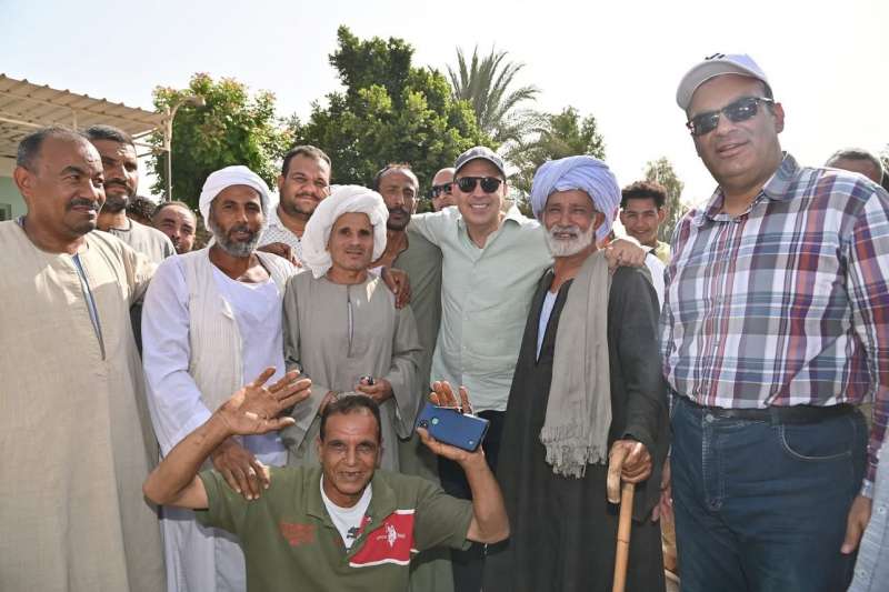 خط أحمر