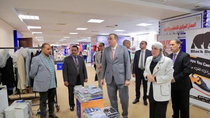 التنظيم والإدارة يفتتح معرضا للملابس والمفروشات واللحوم بمقره بالعاصمة الإدارية