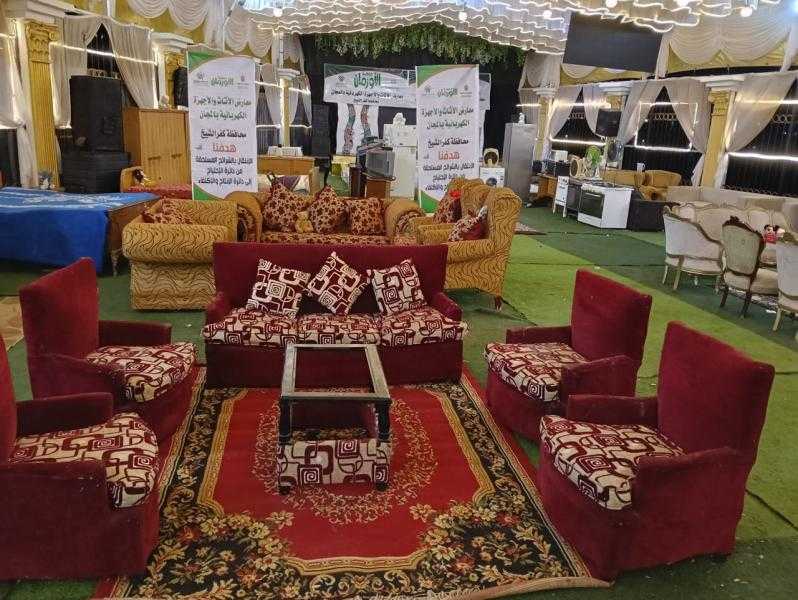 توزيع الأثاث المنزلى المعمر والأجهزة الكهربائية على الأسرة غير القادرة بقرى مركز مطوبس