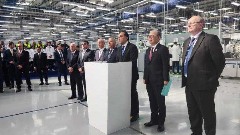 مدبولي: صناعة الضفائر الكهربائية من الصناعات الدقيقة ومصر أصبحت مركزا لإنتاجها