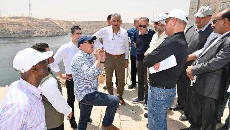 وزير الري يوجه بتطوير منطقة حجر أساس السد العالي والقاعة التاريخية