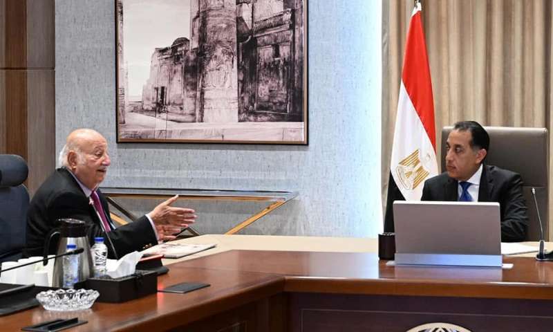خط أحمر