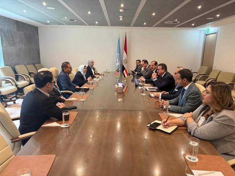 وزير الصحة والسكان يلتقي وزيري صحة ماليزيا والمغرب لتعزيز التعاون في تطوير خدمات الرعاية الصحية