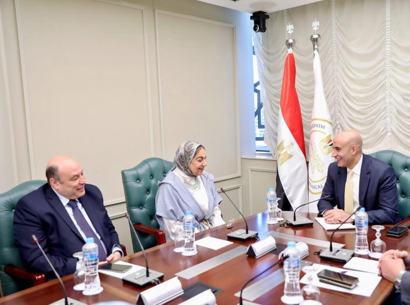 محمد عبد اللطيف نسعى لضمان تحقيق الأهداف المرجوة من تنمية قدرات المعلمين.. دمج المكون الرقمي في برامج التدريب لرفع كفاءة المعلمين
