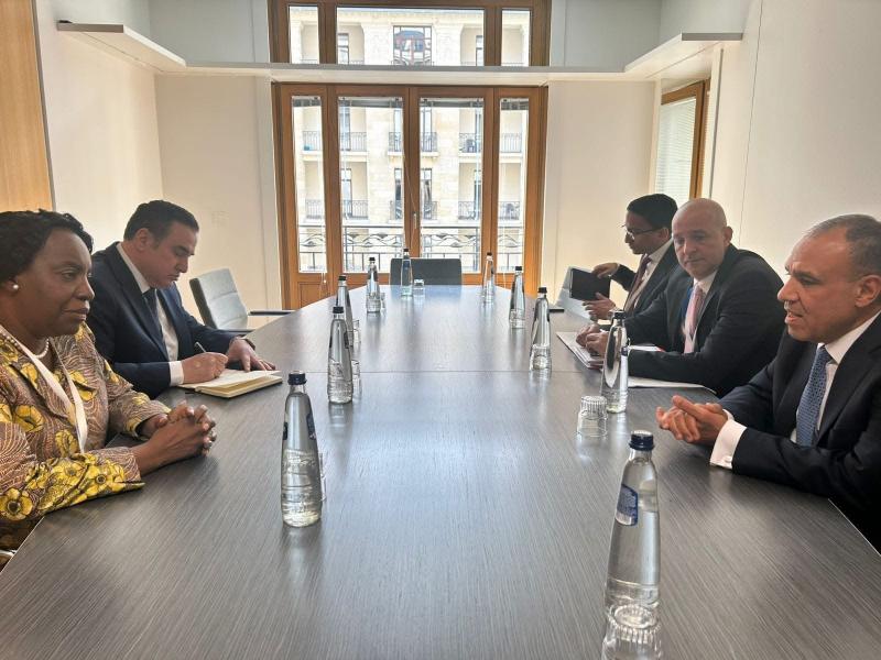 وزير الخارجية والهجرة يلتقى مع الأمين العام لتجمع الكوميسا