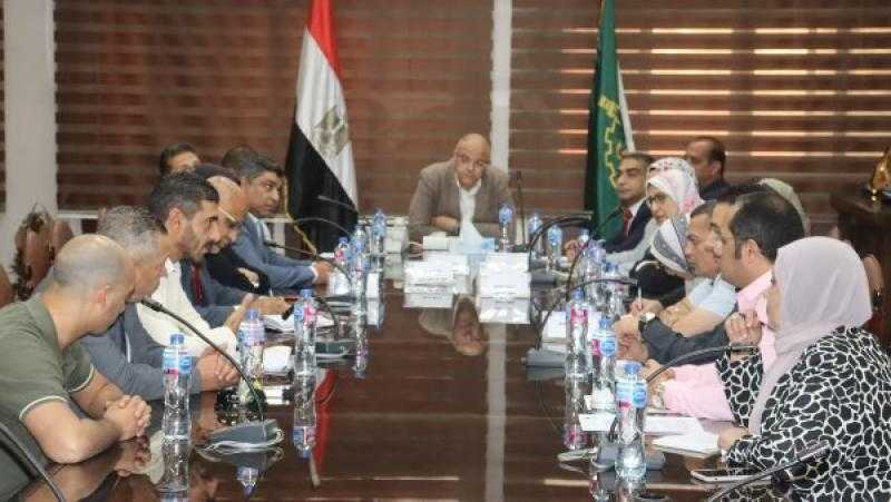 محافظ القليوبية يبحث إتاحة خدمات إضافية للمواطنين على كورنيش النيل