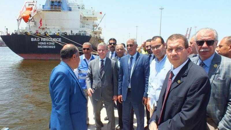 فى جولة ميدانية بميناءي الإسكندرية والدخيلة.. رئيس الجمارك: خفض زمن الإفراج الجمركي إلى يومين فقط بنهاية 2025