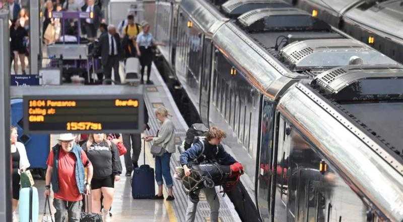 الحكومة العمالية في بريطانيا تعيد تأميم أول شركة خاصة لتشغيل للقطارات