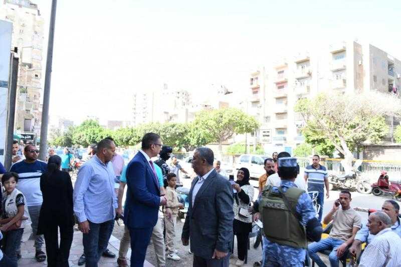 محافظ الفيوم يتفقد سير العمل بالمركز التكنولوجي في مجلس المدينة