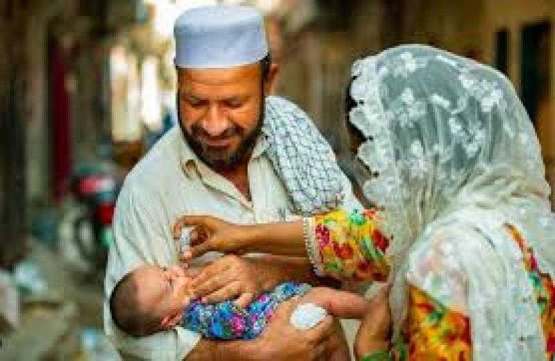 بدء حملة التطعيم ضد شلل الأطفال في باكستان