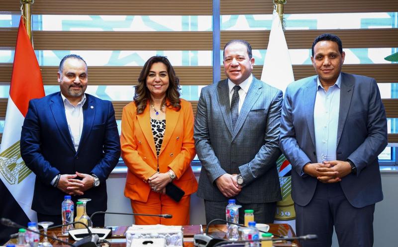 خط أحمر