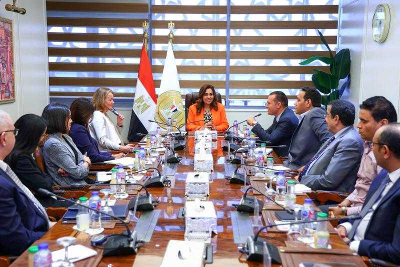 وزيرة التنمية المحلية تتابع مع وفد البنك الدولي مشروعات تنمية الصعيد وجهود تحسين بيئة ومناخ الأعمال