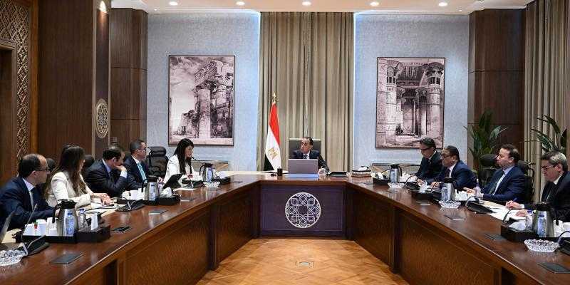 مدبولي يتابع توافر السلع الاستراتيجية.. ويشدد على توافر أرصدة كافية لتأمين الاحتياجات وتوازن الأسعار
