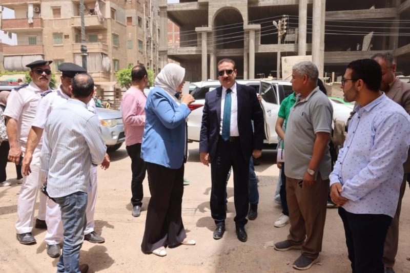 محافظ المنوفية يتفقد سوق منوف الحضاري ويوجه بتسكين الباعة الجائلين.. صور