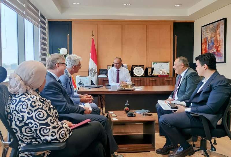 خط أحمر