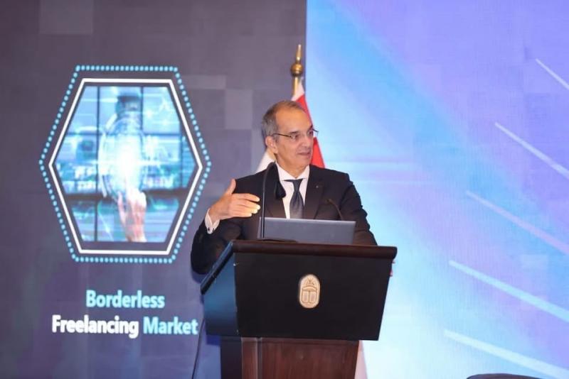 وزير الاتصالات: الاستثمار في تعزيز القدرات الرقمية للدولة وتبني الذكاء الاصطناعي لبناء مصر الرقمية