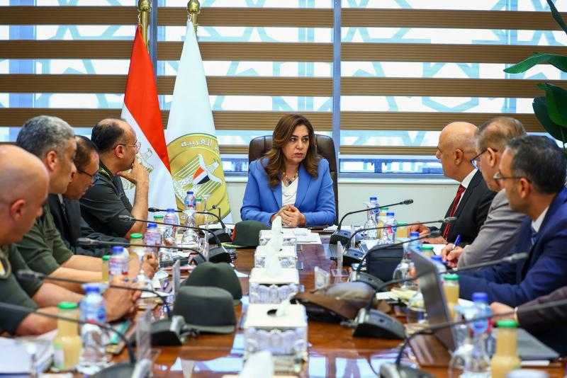 وزيرة التنمية المحلية تتابع ملفات التصالح على مخالفات البناء وتراخيص البناء بالمحافظات