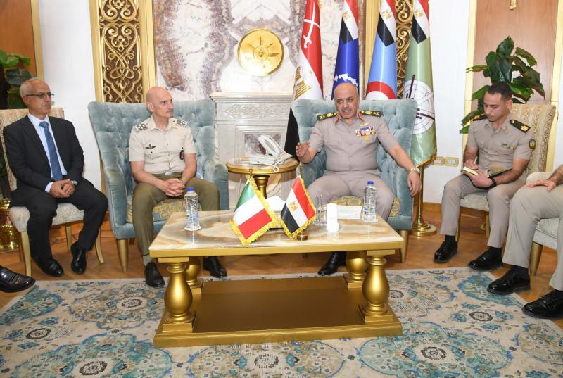 خط أحمر