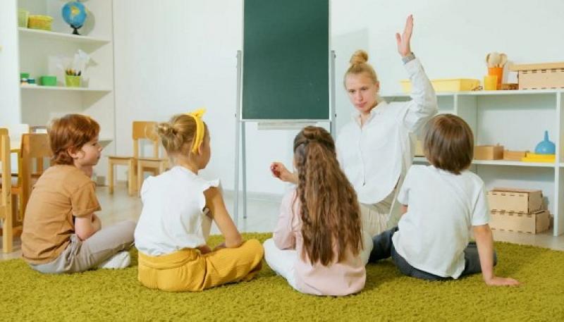 6 سلوكيات مهم تعلمها لأطفالك عشان يتعاملوا بأسلوب راقٍ ومهذب