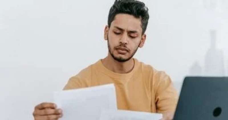 خط أحمر