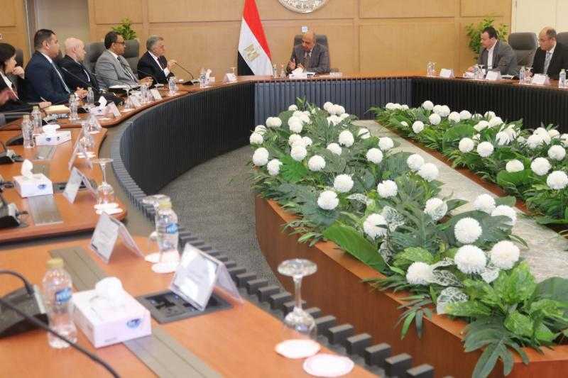 الكهرباء: 4 شركات من القطاع الخاص تبدأ إنتاج وبيع الكهرباء مباشرة للمصانع