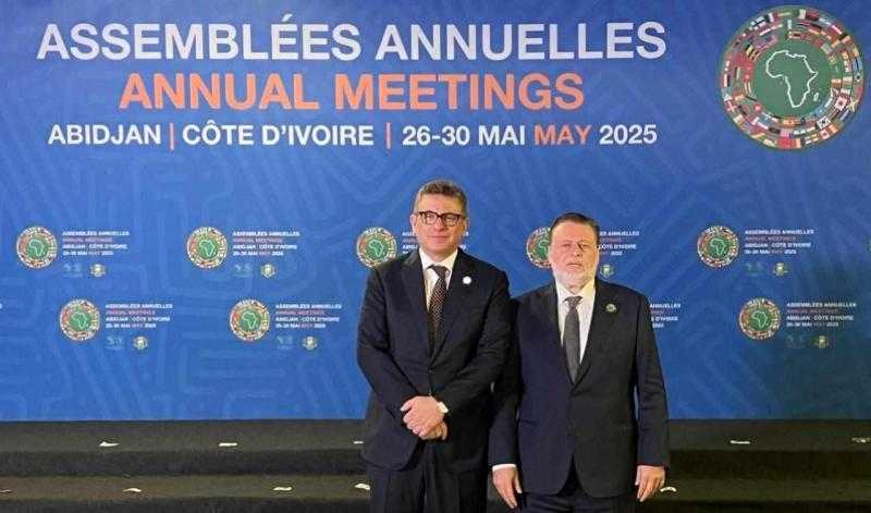 محافظ المركزي يُرحب بتولي خالد شريف مديرًا تنفيذيًا لمصر وجيبوتي ببنك التنمية الإفريقي