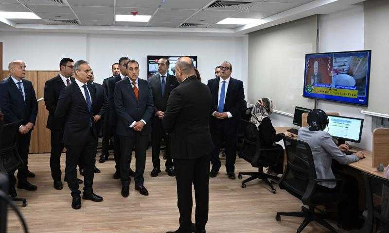 رئيس الوزراء يتفقد مكونات المقر الرئيسي الجديد لجهاز حماية المستهلك.. صور