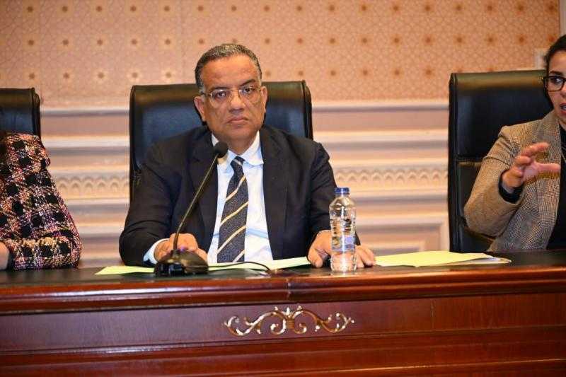 محمود مسلم: أمريكا لن تتبنى مقترح هدنة إلا بعد التوافق مع مصر