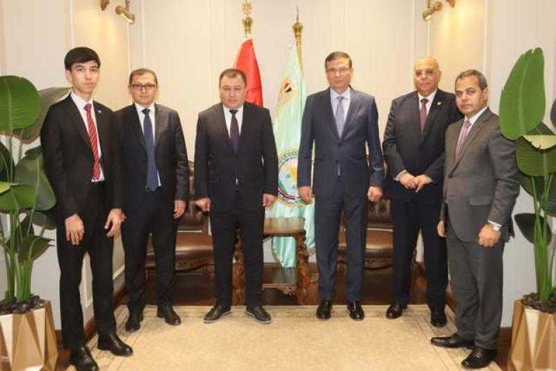 وزير الزراعة يستقبل وفدًا رفيع المستوى من مجلس الوزراء بجمهورية أوزبكستان| صور