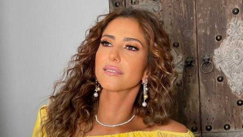 حنان مطاوع تروي تفاصيل لحظة تلقيها خبر وفاة والدها