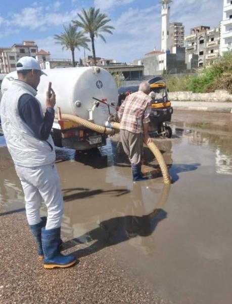 بعد سقوط الأمطار.. محافظ البحيرة: سحب المياه وإزالة العوالق من بلوعات الصرف الصحي برشيد