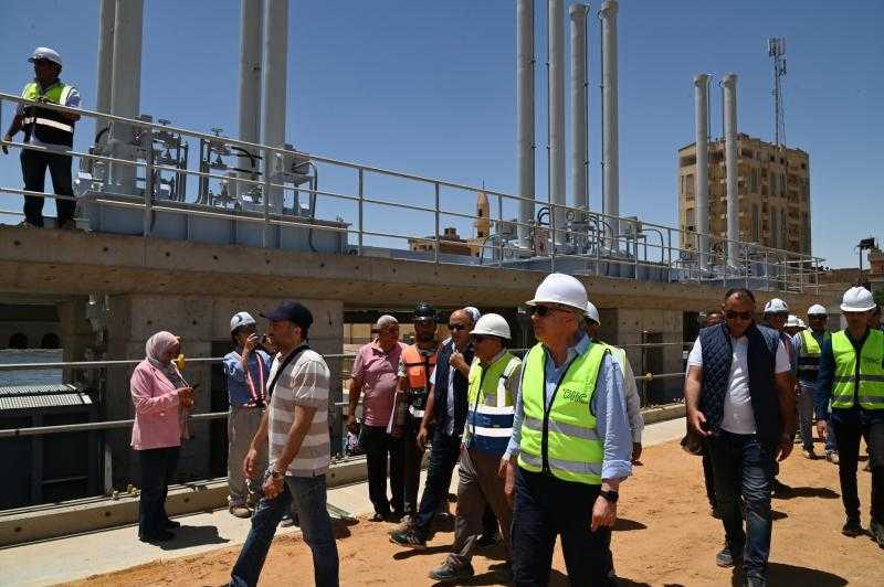 وزير الري يعلن عن بدء تشغيل قنطرة بحر يوسف الجديدة على نهر النيل في أسيوط