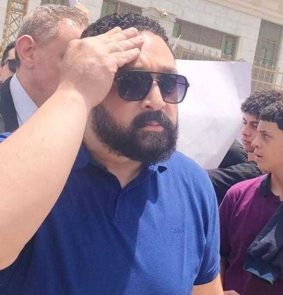 عمرو الدجوي ينفي انتحار شقيقه: المعاينة وجدت 3 طلقات نارية فارغة والباب الخلفي كان مفتوحا