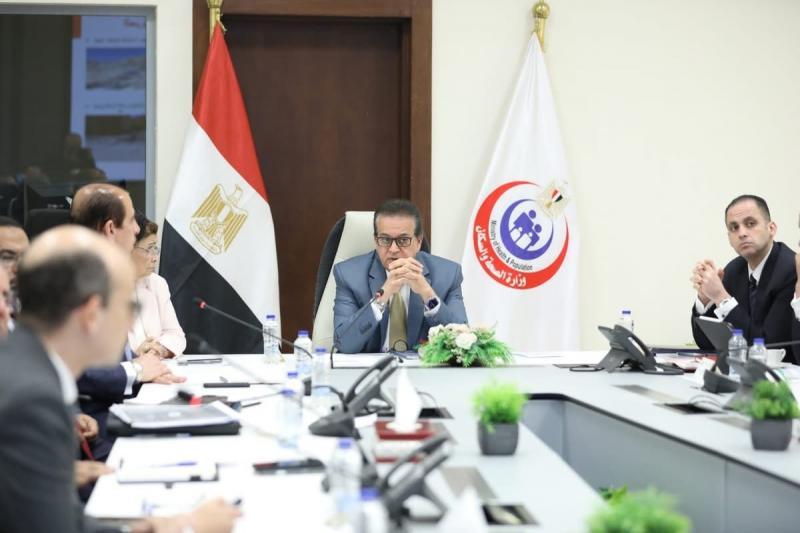 وزير الصحة يناقش خطة التأمين الطبي استعداداً لعيد الأضحى المبارك