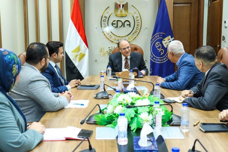 رئيس هيئة الدواء المصرية يعقد اجتماعًا مع ممثلي شركة جمجوم فارما