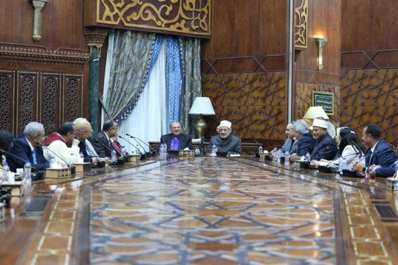 شيخ الأزهر يستقبل رئيس الطائفة الإنجيلية والوفد المرافق له للتهنئة بقرب حلول عيد الأضحى