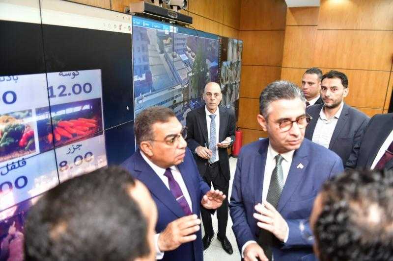 محافظ الدقهلية يستقبل وزير التموين بمكتبه في مستهل زيارته لعدد من المشروعات