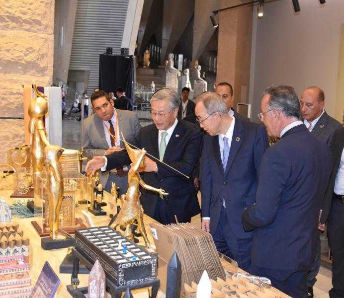 الأمين العام الأسبق للأمم المتحدة يزور المتحف المصري الكبير.. ويُعرب عن إعجابه الشديد بما شهده من تنظيم