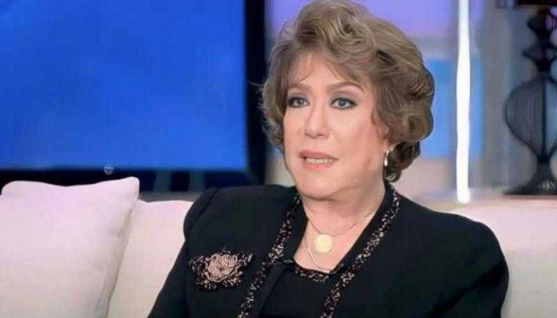 نقل جثمان الراحلة سميحة أيوب استعداد لأداء صلاة الجنازة بعد قليل.. صور