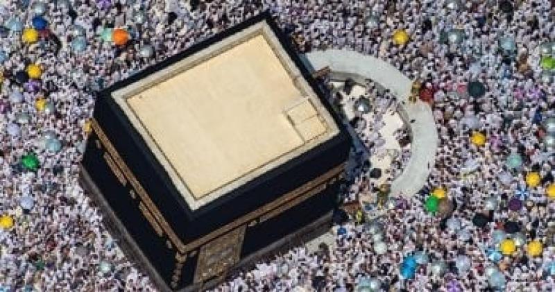 ما حكم الأكل بعد فجر أول أيام عيد الأضحى حتى الصلاة؟ عالم أزهرى يجيب