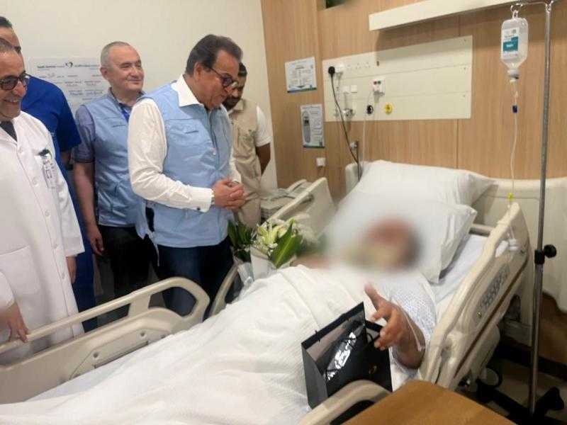 عبد الغفار يجتمع مع رئيس بعثة الحج الطبية فور وصوله المدينة المنورة.. ويتفقد الحالة الصحية للحجاج