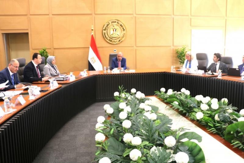 وزير الكهرباء يبحث مع وفد المفوضية الأوروبية سبل دعم وتعزيز الشراكة والتعاون في مجالات الكهرباء والطاقة المتجددة