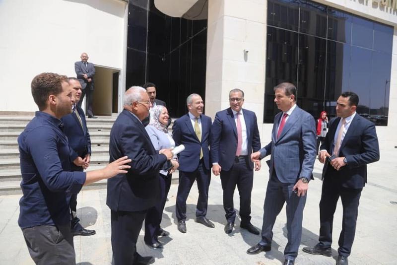 وزيرا التضامن الاجتماعي والزراعة يتفقدان مقر البنك الزراعي المصري بالعاصمة الإدارية الجديدة