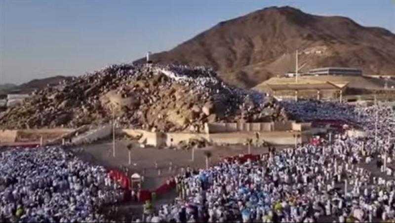 حجاج بيت الله يستعدون للنفرة من عرفات